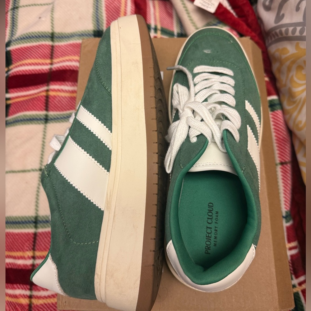 Women’s Sneakers
